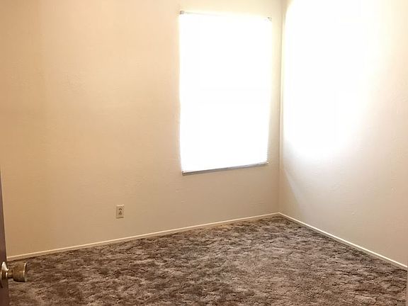 3rd image of 50 Redwood Ave APT 202