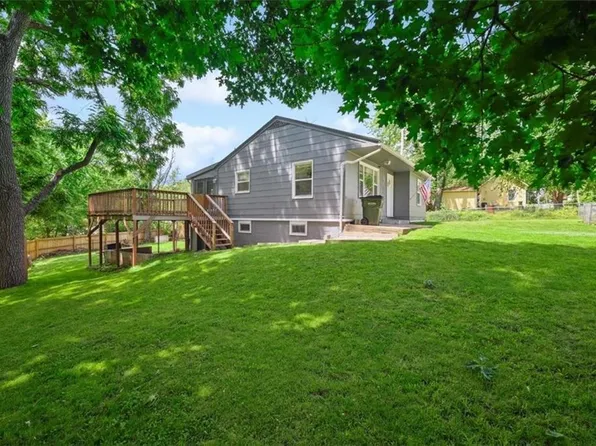 919 Walnut St, Leavenworth, KS 66048