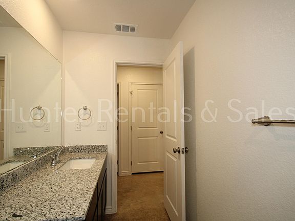 4th image of 1263 Concord Dr #B