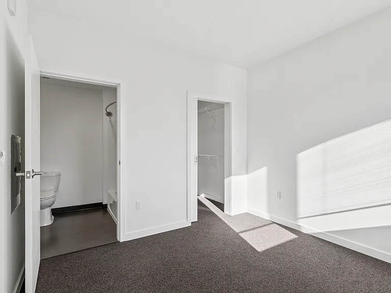 Range Apartments — Photo 19