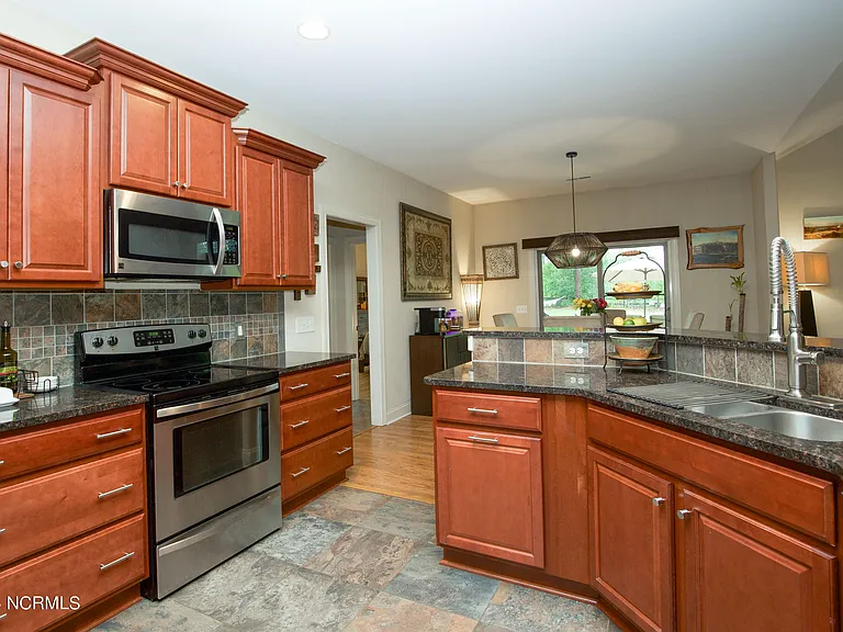 237 Rothbury Dr — Photo 19