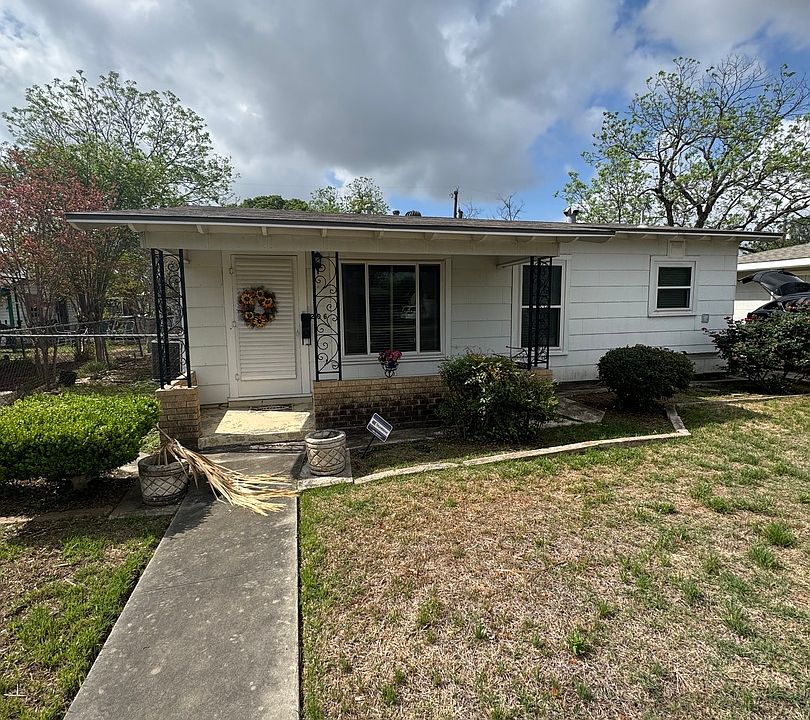 1st image of 206 Laurelwood Dr
