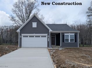 15264 Woodsong Dr, Middlefield, OH 44062