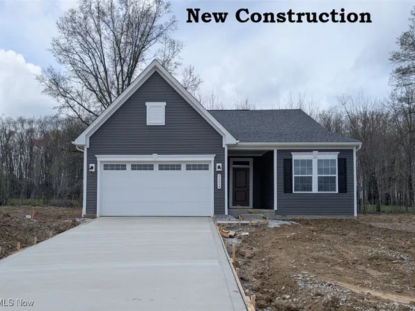 15264 Woodsong Dr, Middlefield, OH 44062