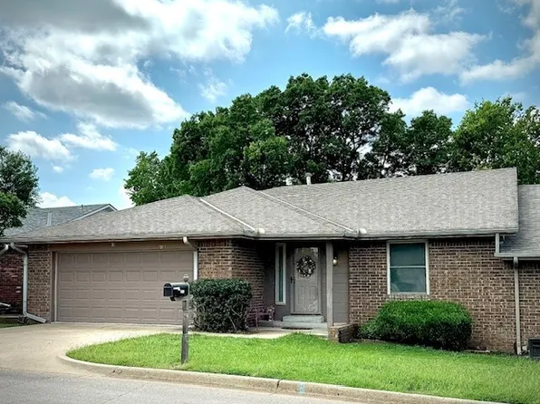 2813 Edgewood Ave, Bartlesville, OK 74006