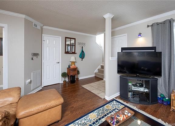 4th image of 104 Heritage Pkwy #104