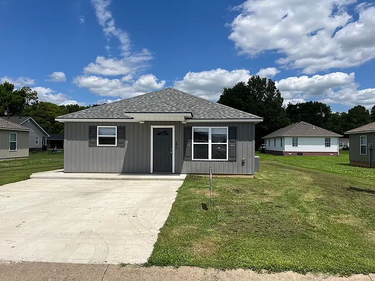486 Dana Ave — Photo 2