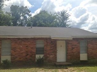 8 Pine St, Montgomery, AL 36110