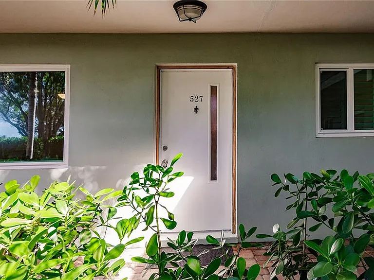 527 Broad Ave S #527 — Photo 4
