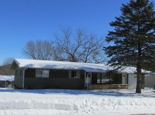 2165 W Preston Dr, Richland Center, WI 53581