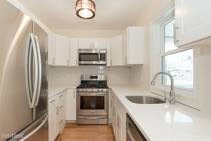 Kitchen 60 Gilbert Street Unit 2
