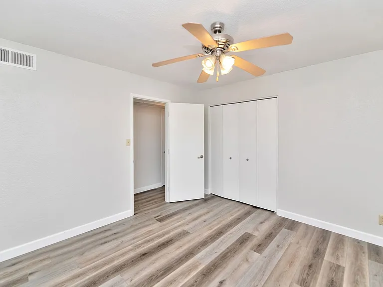 8444 E Plaza Ave — Photo 16