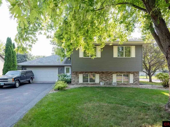 1700 Orchid Dr N, North Mankato, MN 56003