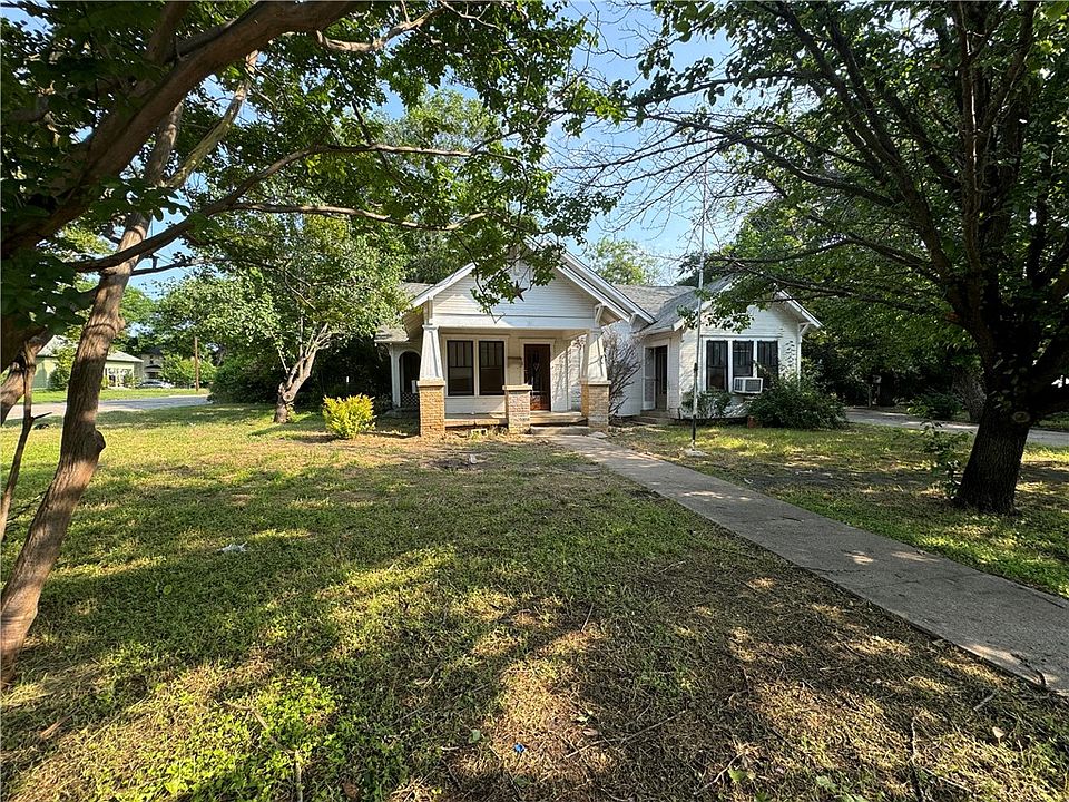 1st image of 114 S Avenue J