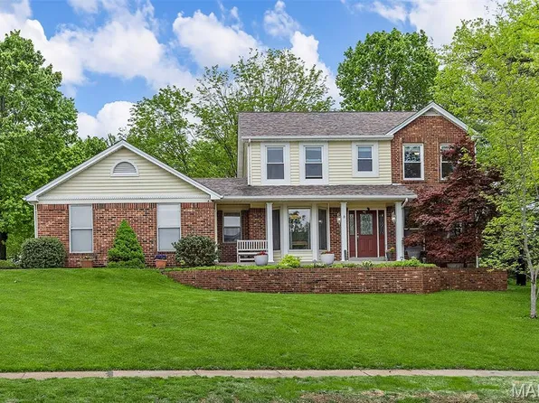 11987 Autumn Lakes Dr, Maryland Heights, MO 63043