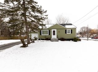 409 Calhoun St, East Syracuse, NY 13057