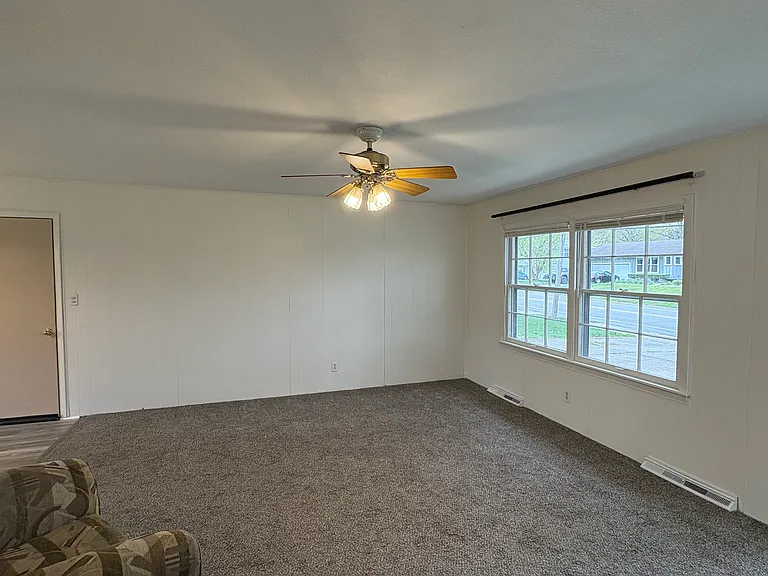 508 NW Obrien Rd — Photo 19