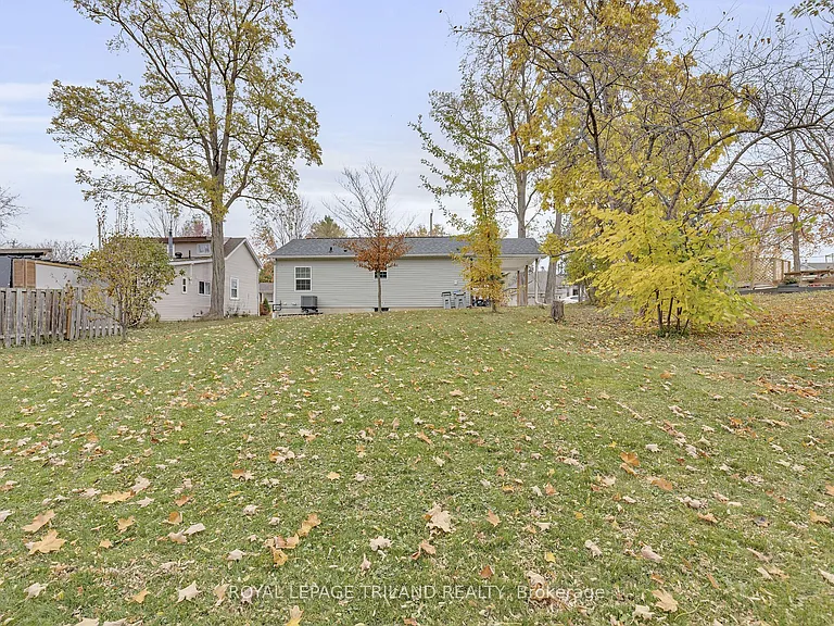 330 Matilda St — Photo 17