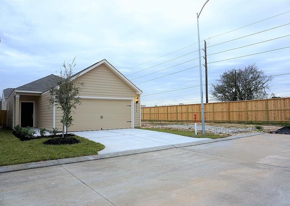 1st image of 2059 Wilde Elm Dr