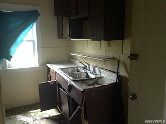 5th image of 90 Schuele Ave