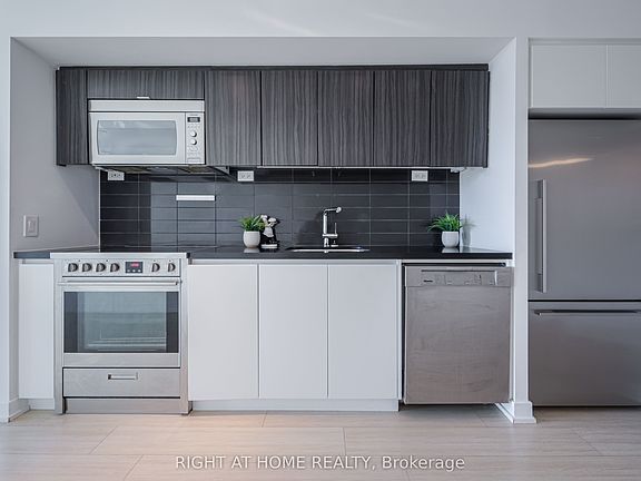 5th image of 85 Queens Wharf Rd #902