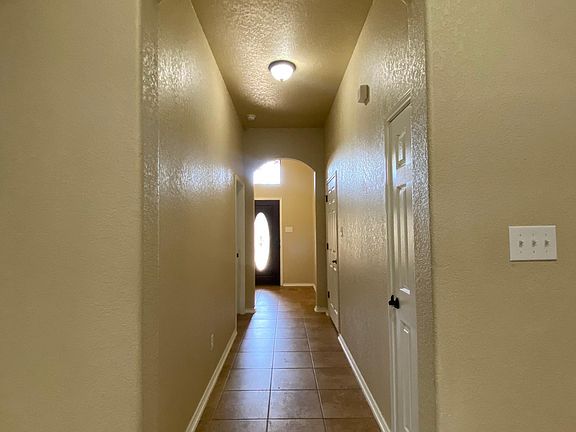3rd image of 1318 Crow Ct