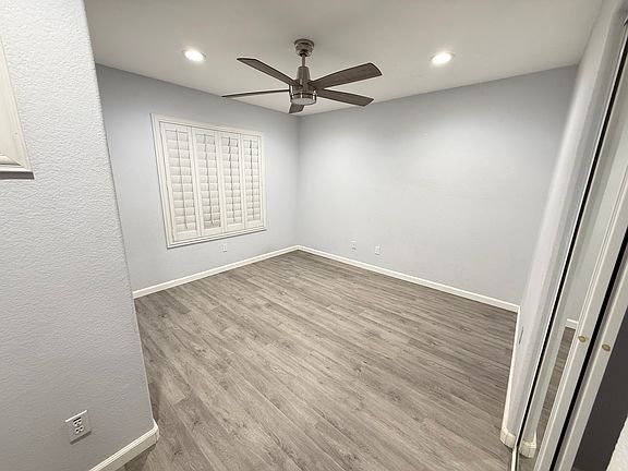 5th image of 79250 Desert Stream Dr