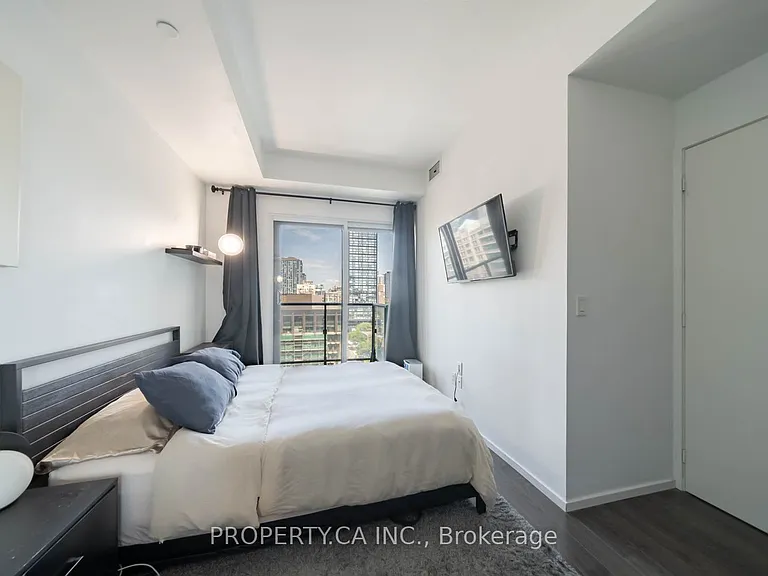 159 Dundas St E #1506 — Photo 33