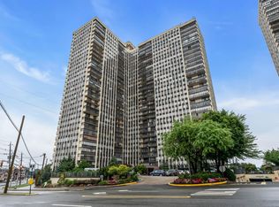 300 Winston Dr APT 2523, Cliffside Park, NJ 07010