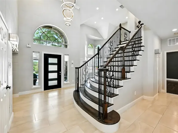 1004 Vestal Ln, Carrollton, TX 75007