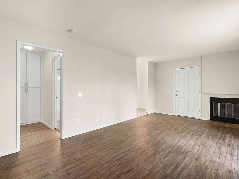 Melrose Manor Apartments - Riverside, CA — Photo 59