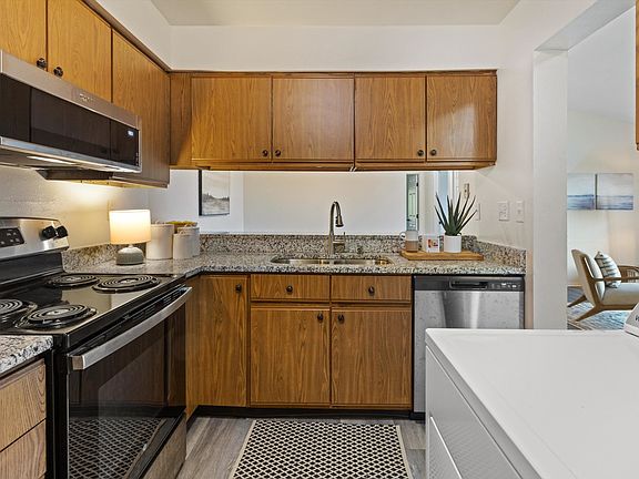 2nd image of 1108 Whispering Pines Way