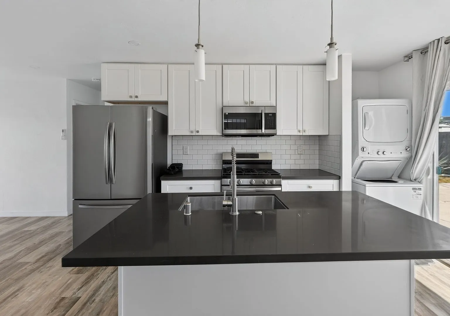 4525 Thorn Street — Photo 2