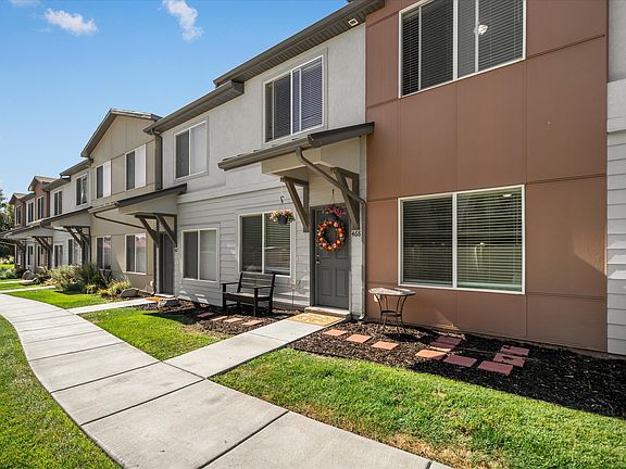 2nd image of 468 E London Way