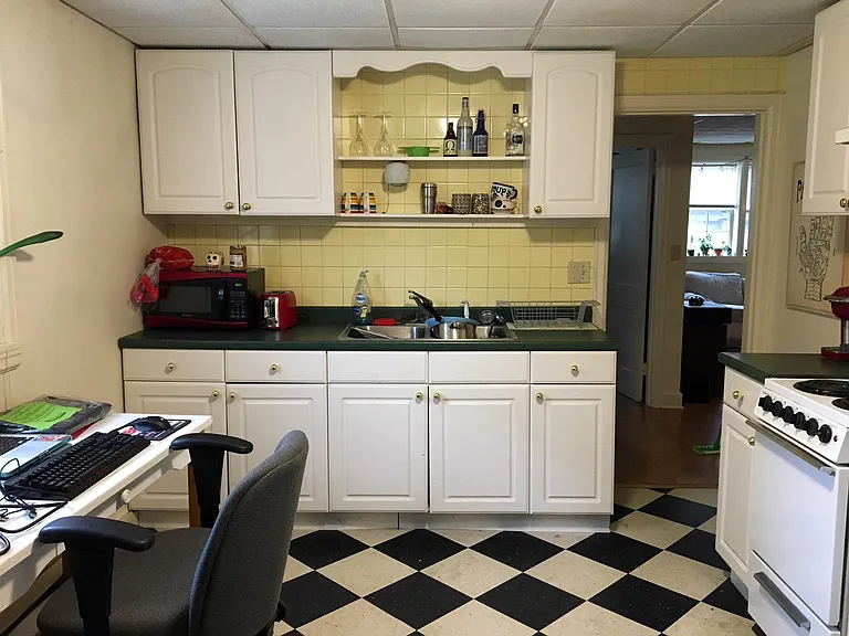 360 College St #3 — Photo 8