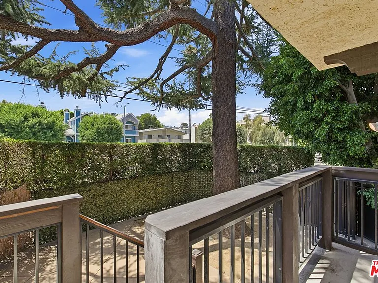 13025 W Moorpark St #101 — Photo 34