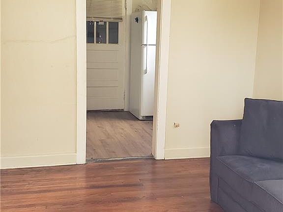 LR w/view of kitchen