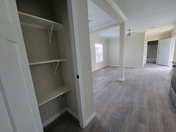 5th image of 5220 Redwood Cir