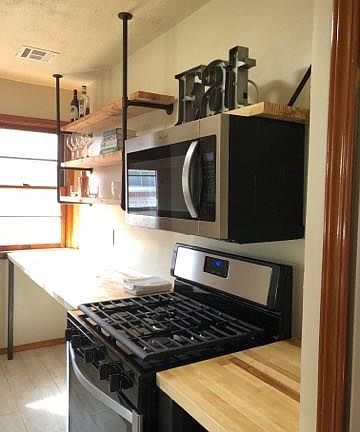 3rd image of 1404 Casady Ln