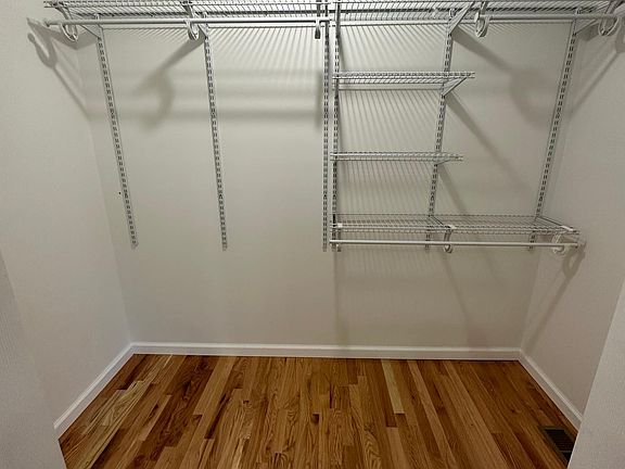 4th image of 62 E Oneida St