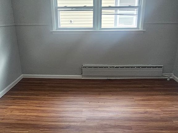 5th image of 36 Clove Ave