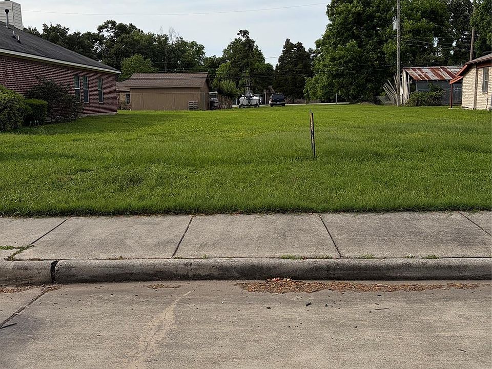 2nd image of 2906 Carmel St Lot 165