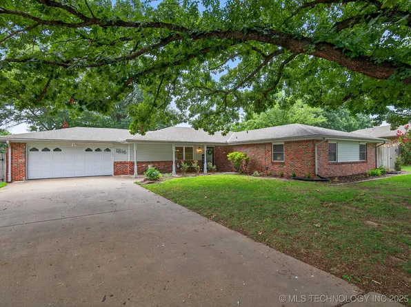 1816 Putnam Dr, Bartlesville, OK 74006