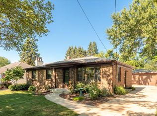 1119 Worcester Dr NE, Grand Rapids, MI 49505