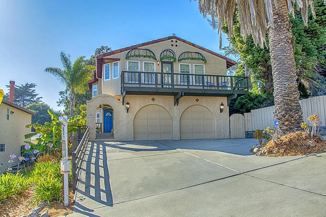 3019 Twin Palms Dr photo 1