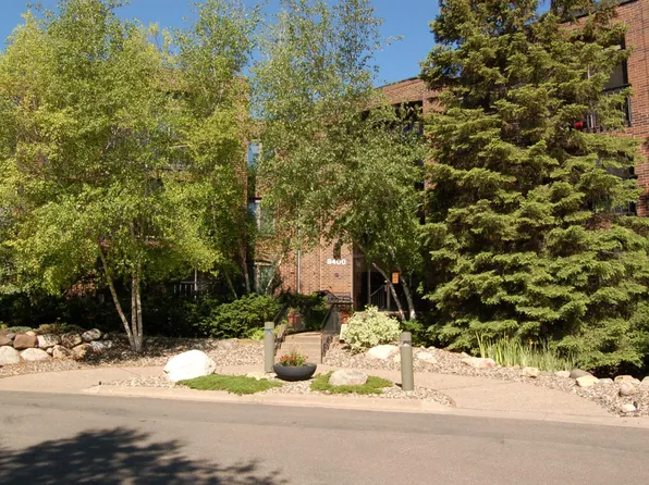 8400 Pennsylvania Rd APT 137, Bloomington, MN 55438