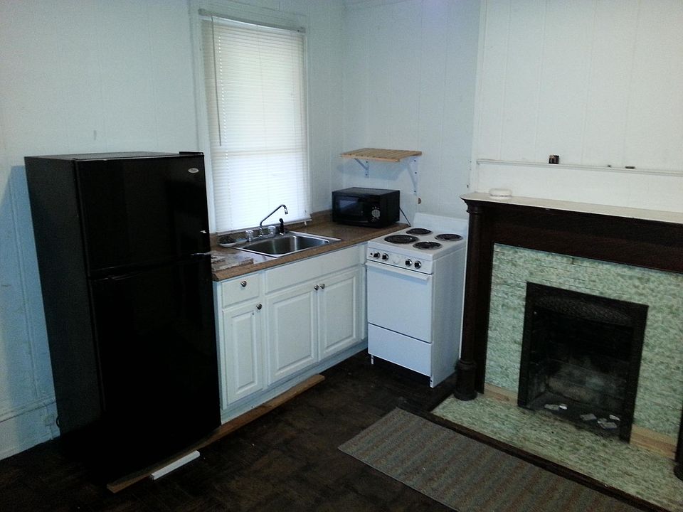 2nd image of 224 S Mendenhall St APT 1