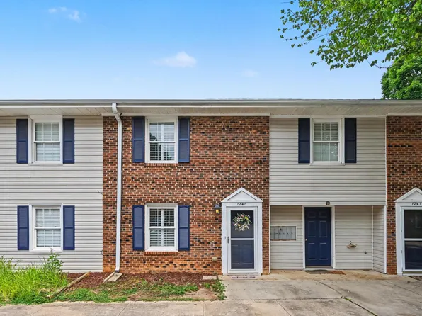 1241 Donaldson Ct, Cary, NC 27511