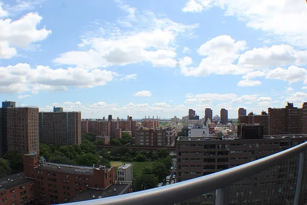 Rented by Area New York | media 21