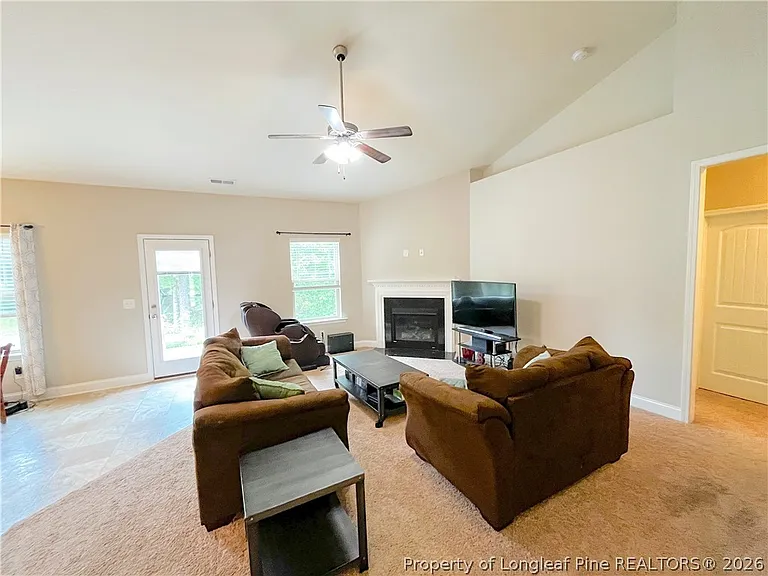 144 Parkside Dr — Photo 5